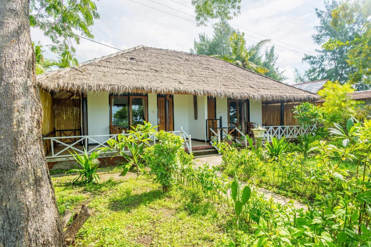 Oyo 2861 Hotel Gili Air & Restaurant Екстер'єр фото